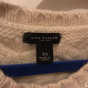 Ann Taylor Sweaters - Ann Taylor Snow Pearl Sweater Ann Taylor Sweaters - Ann Taylor Snow Pearl Sweater